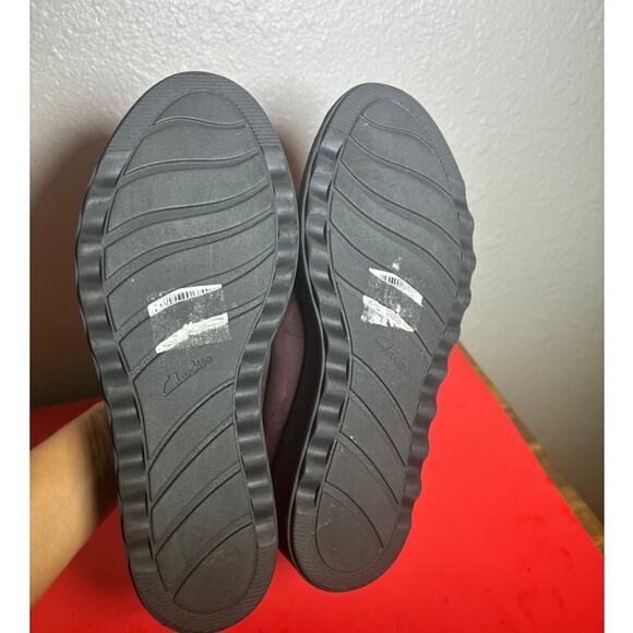 Clarks Womens Loafers Shoes Purple Leather Comfort Slip On Size 7.5 WIDE - Picture 4 of 8